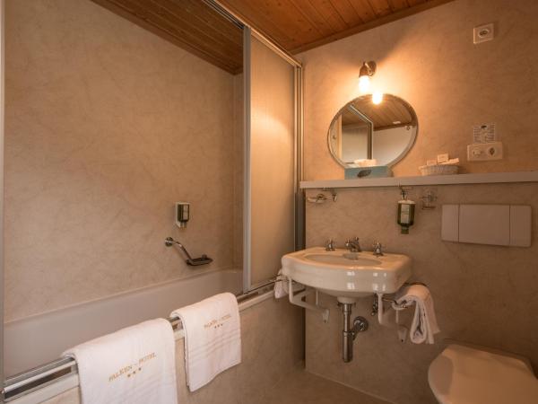 Historic Hotel Falken : photo 6 de la chambre chambre double ou lits jumeaux standard