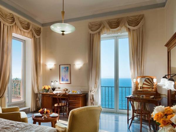 Grand Hotel Excelsior Vittoria : photo 5 de la chambre chambre double deluxe - vue sur mer