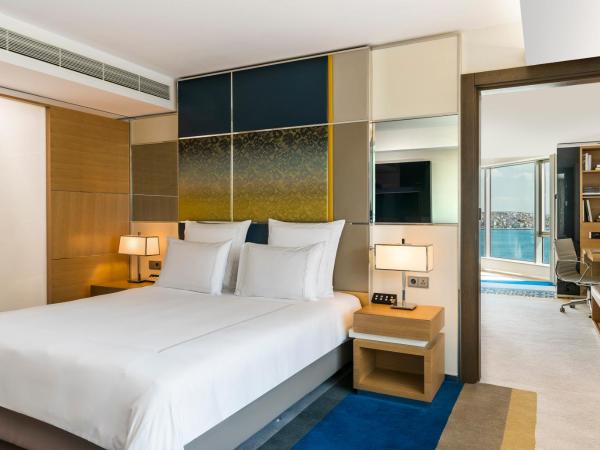 Swissotel The Bosphorus Istanbul : photo 2 de la chambre suite de luxe avec vue sur le bosphore