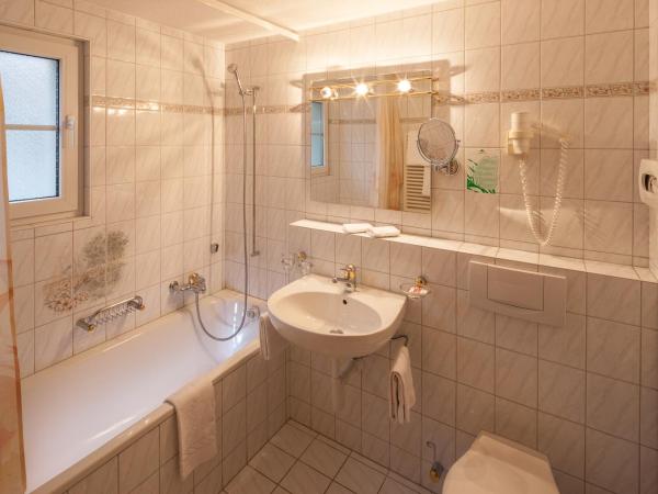 Hotel Cheminee : photo 3 de la chambre chambre double standard avec balcon