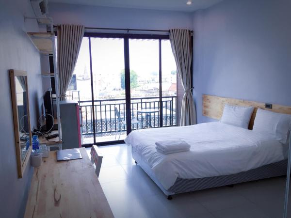 Rinrada Loft Resident : photo 9 de la chambre appartement avec balcon