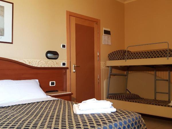 Hotel Grifone : photo 2 de la chambre chambre quadruple