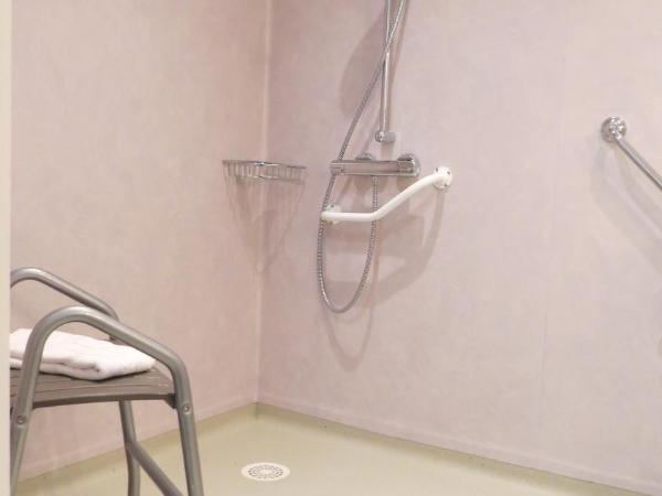 Hôtel de Clèves : photo 2 de la chambre chambre double - accessible aux personnes à mobilité réduite 