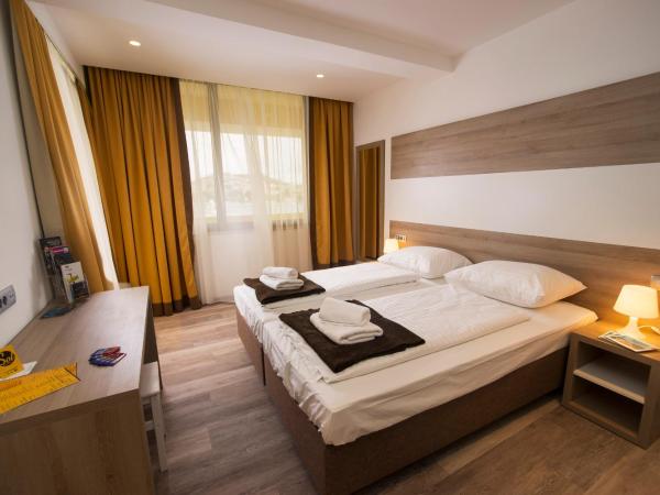 Hostel Sol : photo 3 de la chambre suite familiale