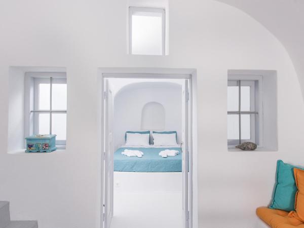 Horizon Aeifos Suites : photo 3 de la chambre suite familiale avec mezzanine - vue sur caldeira