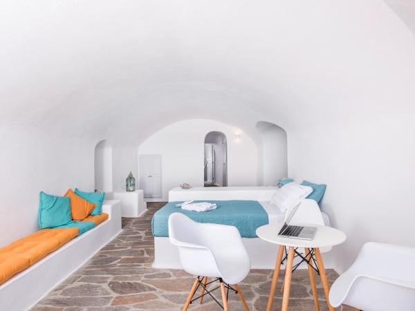 Horizon Aeifos Suites : photo 9 de la chambre suite triple - vue sur caldeira