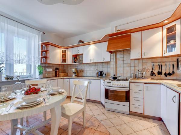 Kamienica Gdynia hotelowe komfortowe łóżka, plaża Orłowo molo : photo 7 de la chambre chambre double