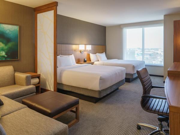 Hyatt Place Houston Galleria : photo 1 de la chambre chambre avec 2 lits queen-size et canapé-lit