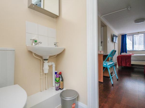 Harris Guest Accommodation : photo 9 de la chambre chambre triple