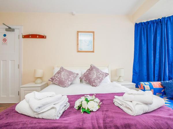 Harris Guest Accommodation : photo 4 de la chambre chambre double avec salle de bains privative