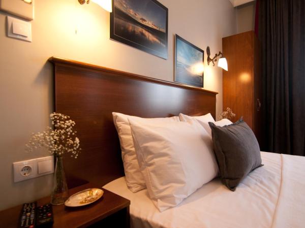 Queen Seagull Boutique Hotel : photo 4 de la chambre chambre lit king-size - vue sur mer