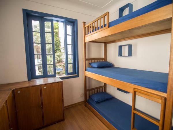 Ipanema Beach House : photo 1 de la chambre lit dans dortoir mixte de 6 lits avec climatisation