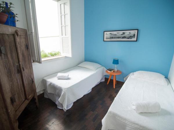 Ipanema Beach House : photo 6 de la chambre chambre double avec salle de bains commune