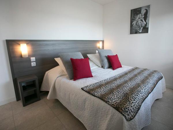 Le Grand Large Bord de Mer Hotel & Appartements : photo 9 de la chambre appartement signature avec terrasse - vue sur mer