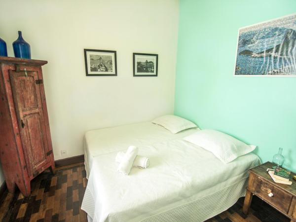 Ipanema Beach House : photo 6 de la chambre chambre triple avec salle de bains commune
