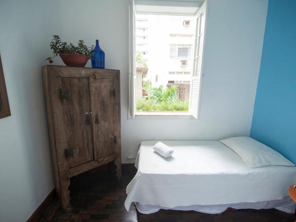 Ipanema Beach House : photo 9 de la chambre chambre double avec salle de bains commune