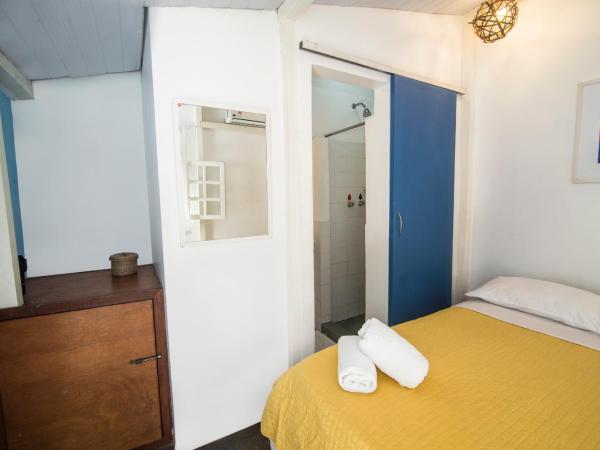 Ipanema Beach House : photo 2 de la chambre chambre double avec salle de bains privative
