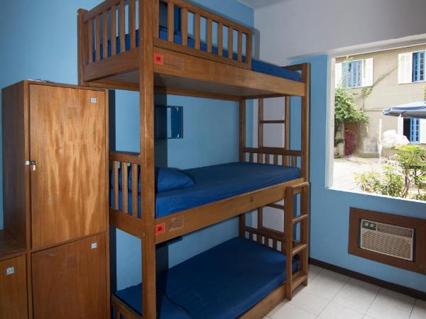 Ipanema Beach House : photo 8 de la chambre dortoir mixte pour 9 personnes avec climatisation