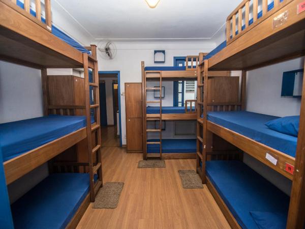 Ipanema Beach House : photo 2 de la chambre lit dans dortoir mixte de 9 lits avec balcon