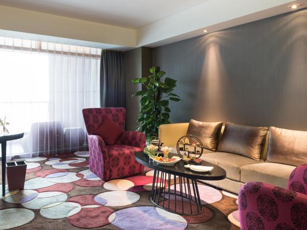 Pullman Nanjing Lukou Airport : photo 4 de la chambre suite lit king-size