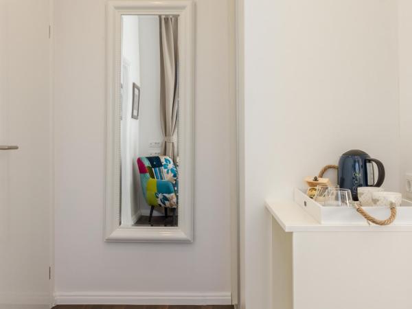 Pellegrini Luxury Rooms : photo 8 de la chambre chambre double deluxe avec vue sur château