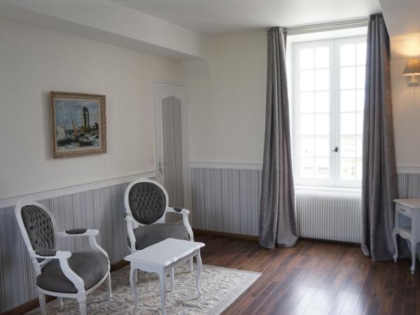 Manoir 1685 Saint Malo : photo 3 de la chambre chambre lit king-size deluxe