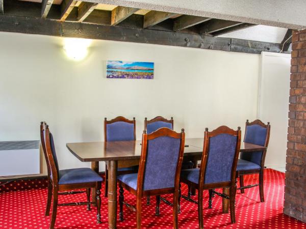 Camelot Motor Lodge : photo 7 de la chambre appartement 4 chambres