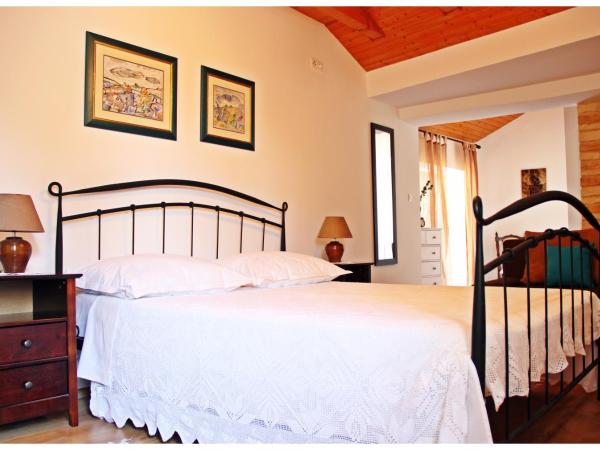 Guest House Tragurion : photo 1 de la chambre studio avec balcon 