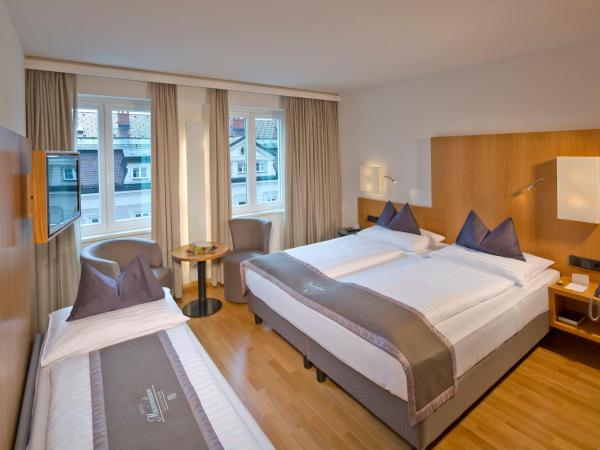 Hotel Maximilian - Stadthaus Penz : photo 4 de la chambre chambre triple avec climatisation