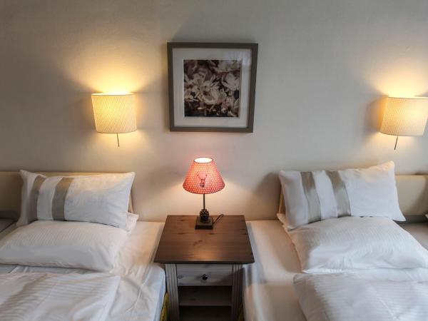Hotel Fresena im Dammtorpalais : photo 5 de la chambre chambre familiale (3 adultes)