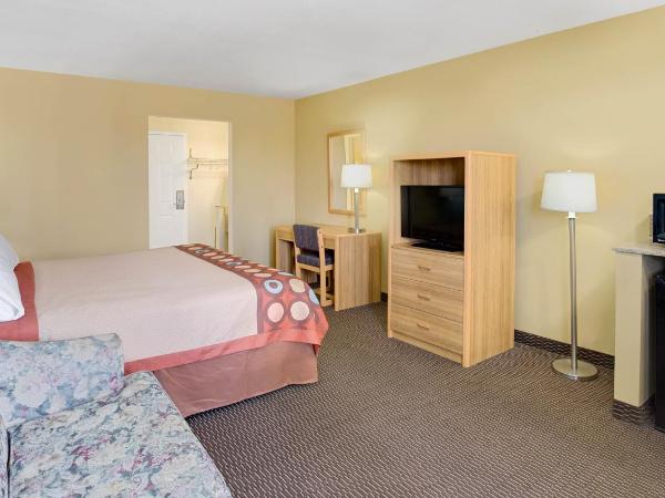Super 8 by Wyndham Tucson/Grant Road Area AZ : photo 1 de la chambre suite studio lit king-size - non-fumeurs