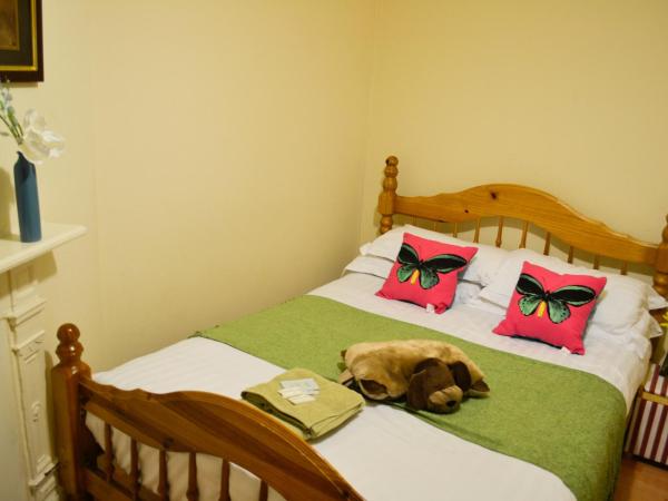 City London Hotel : photo 2 de la chambre chambre double avec salle de bains commune