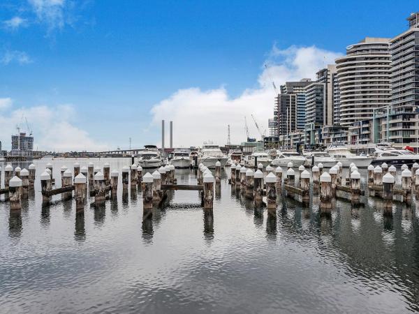 Docklands Private Collection - NEWQUAY : photo 3 de la chambre appartement vip newquay 1 chambre - vue sur port