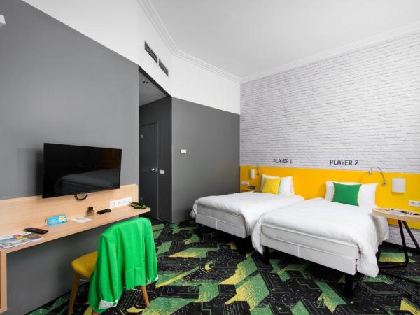 Ibis Styles Budapest Center : photo 8 de la chambre chambre design avec 2 lits simples