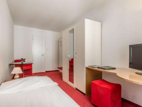Hotel Alpina Luzern : photo 3 de la chambre chambre simple