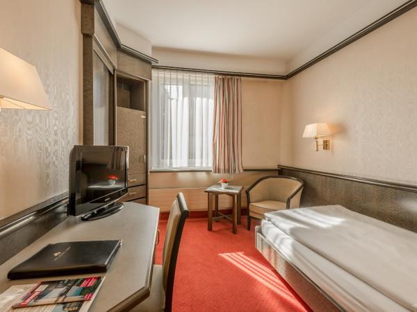 Hotel Monopol Luzern : photo 7 de la chambre chambre simple