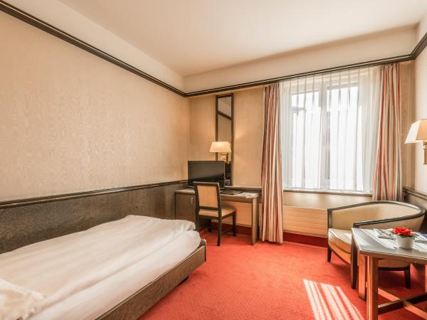 Hotel Monopol Luzern : photo 6 de la chambre chambre simple