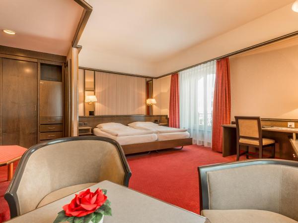 Hotel Monopol Luzern : photo 8 de la chambre chambre triple