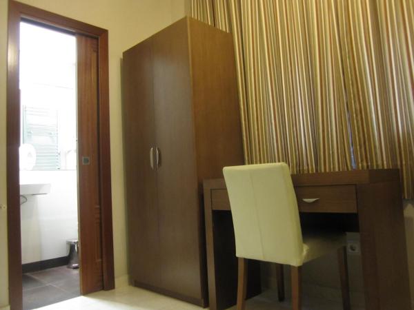 Hostal Atocha Almudena Martín : photo 5 de la chambre chambre simple