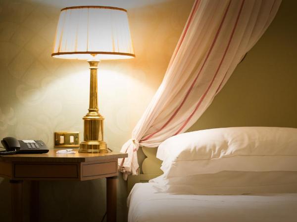 Antica Torre Tornabuoni : photo 6 de la chambre chambre de luxe double ou lits jumeaux avec baignoire spa