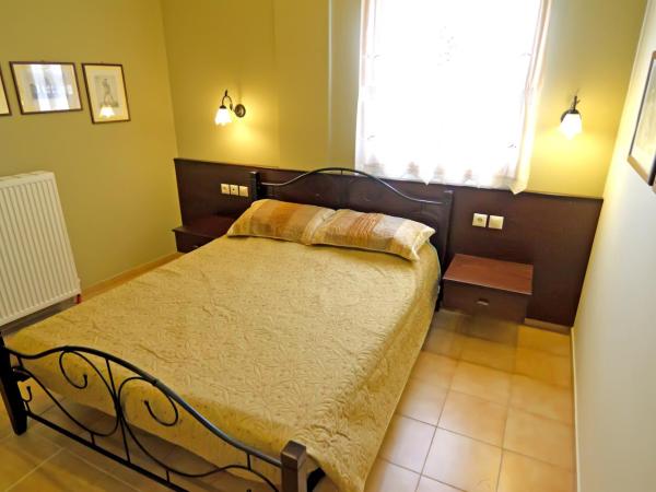 Minos Pension : photo 3 de la chambre studio avec vue sur la ville (2 adultes)
