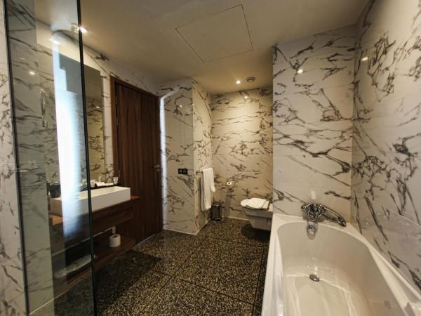 Boutique Hotel Gauthier Restaurant Terrasse : photo 9 de la chambre suite affaires 