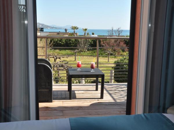 Hôtel de la Vierge Noire : photo 6 de la chambre chambre double avec terrasse - vue sur mer