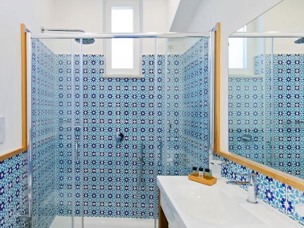 Hotel Miramare : photo 5 de la chambre chambre double ou lits jumeaux deluxe - vue sur mer