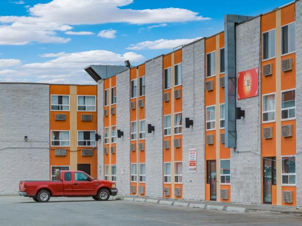 Airport Traveller's Inn : photo 2 de la chambre suite lune de miel