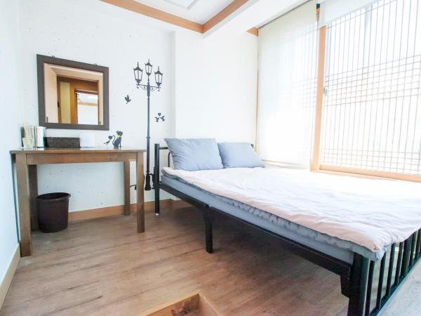 Cocoa Guesthouse : photo 1 de la chambre chambre double avec douche privative