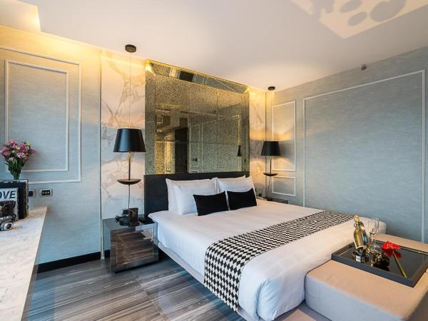 Mera Mare Pattaya : photo 1 de la chambre  chambre lit king-size de luxe premier