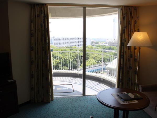 Kobe Portopia Hotel : photo 6 de la chambre chambre lit queen-size deluxe avec balcon - aile sud - non-fumeurs
