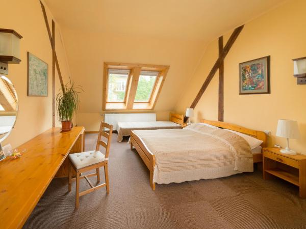 Hotel Abel Pension Budapest : photo 1 de la chambre chambre double avec lit d'appoint