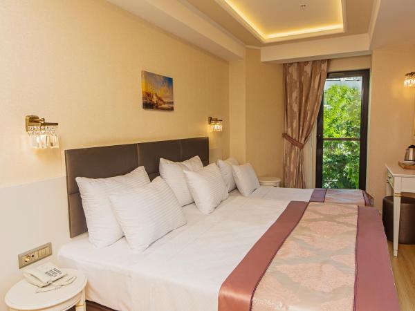 Grand Naki Hotel : photo 5 de la chambre chambre triple standard